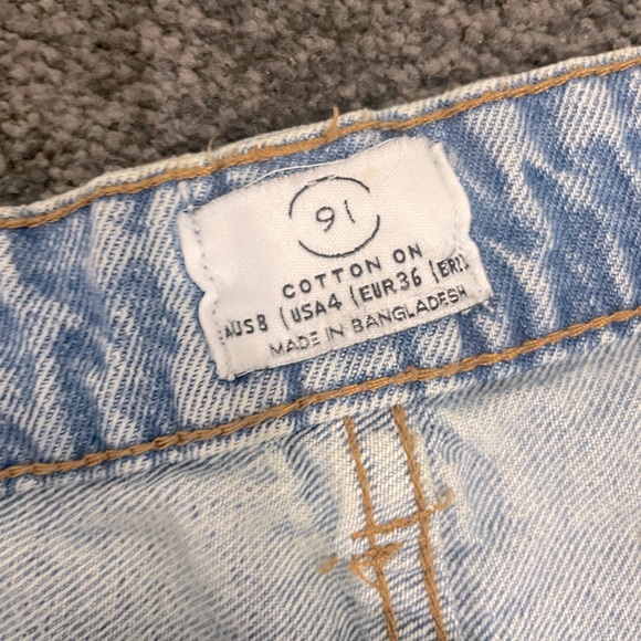 High Waisted Denim Shorts 💙 - Picture 11 of 12